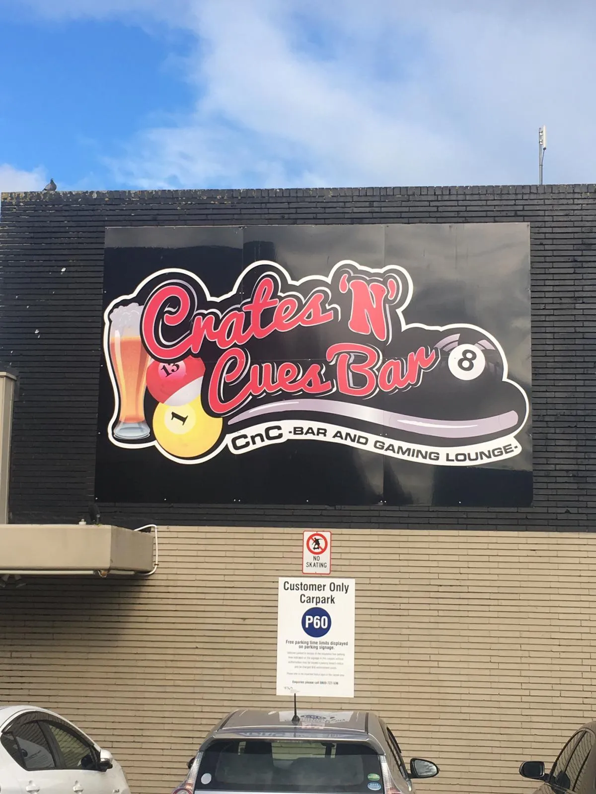 Crates ‘n’ Cues Bar